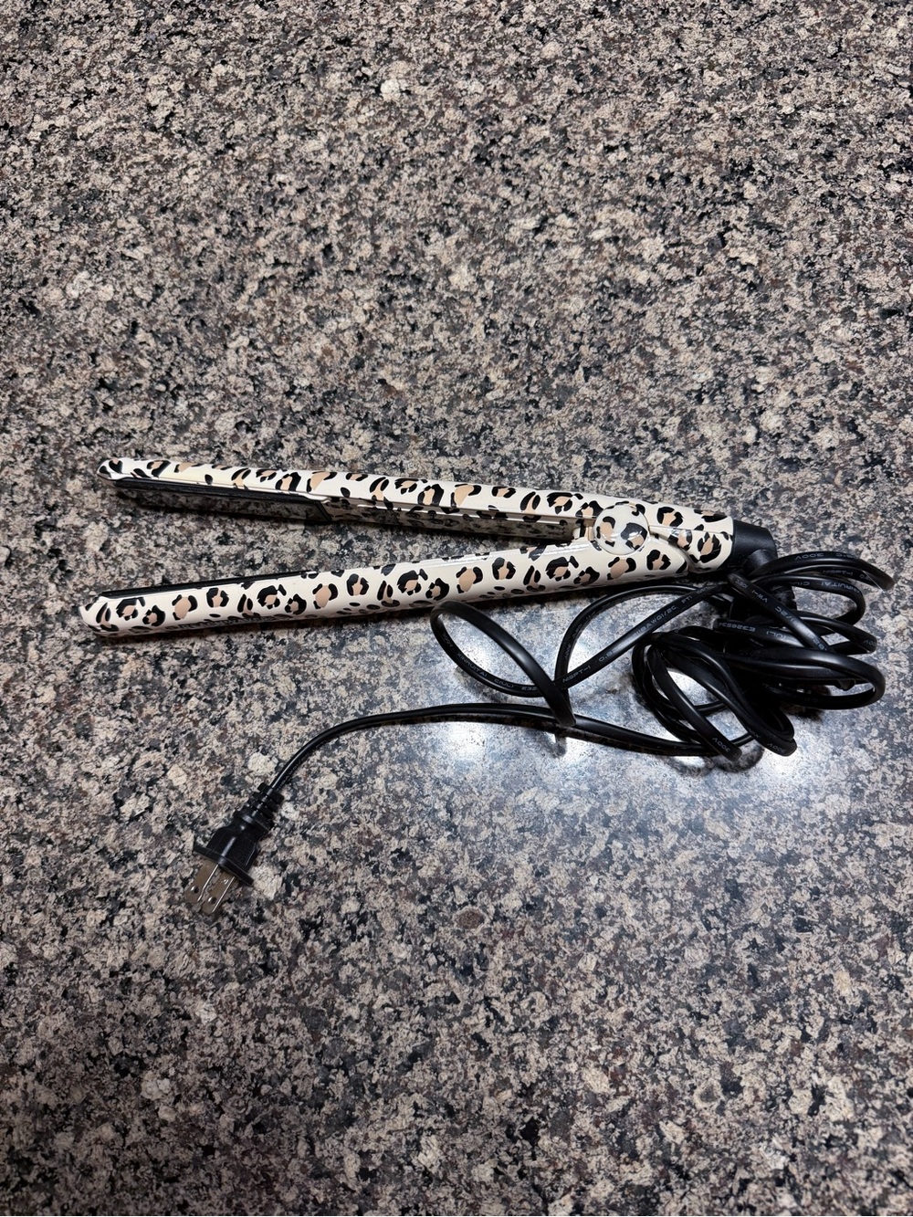 Leopard Print Hair Straightener — Cream and Black